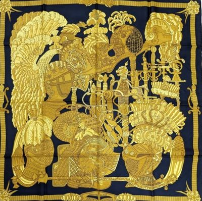 Hermes Armets en Panache scarf golden black, overall condition view