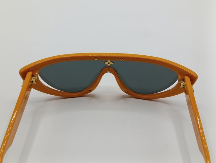 Louis Vuitton Sunglasses – Orange Resin . Gold-Tone hardware