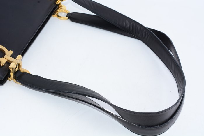 Salvatore Ferragamo Black Leather Shoulder Bag – Calf Leather