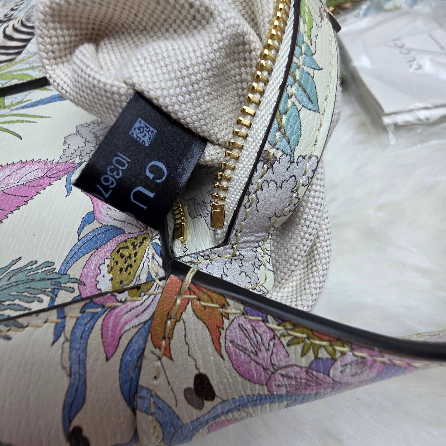 Gucci Jackie Tiger Shoulder Bag