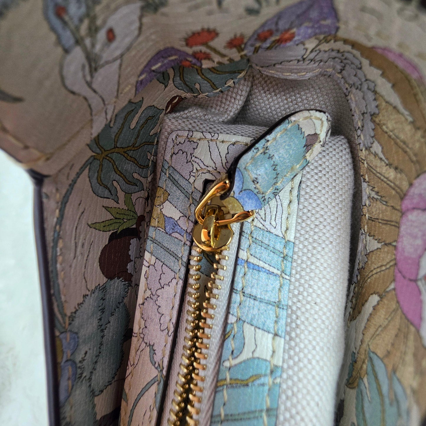 Gucci Jackie Tiger Shoulder Bag