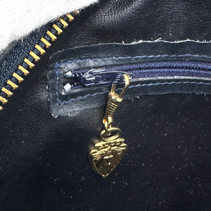 Gucci Vintage GG Supreme Shoulder Bag – Navy and Grey