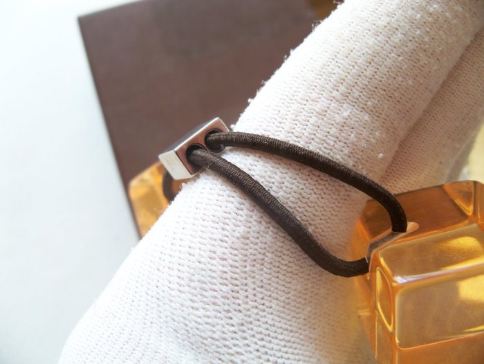 Louis Vuitton Hair Cubes –  Accessories Set