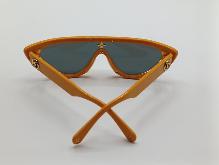 Louis Vuitton Sunglasses – Orange Resin . Gold-Tone hardware