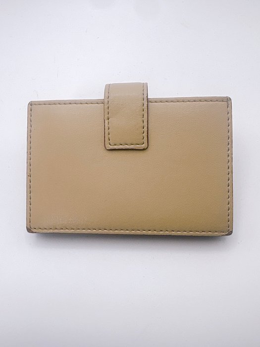 FENDI Beige Leather Card Case – Gold-Tone Geometric Hardware