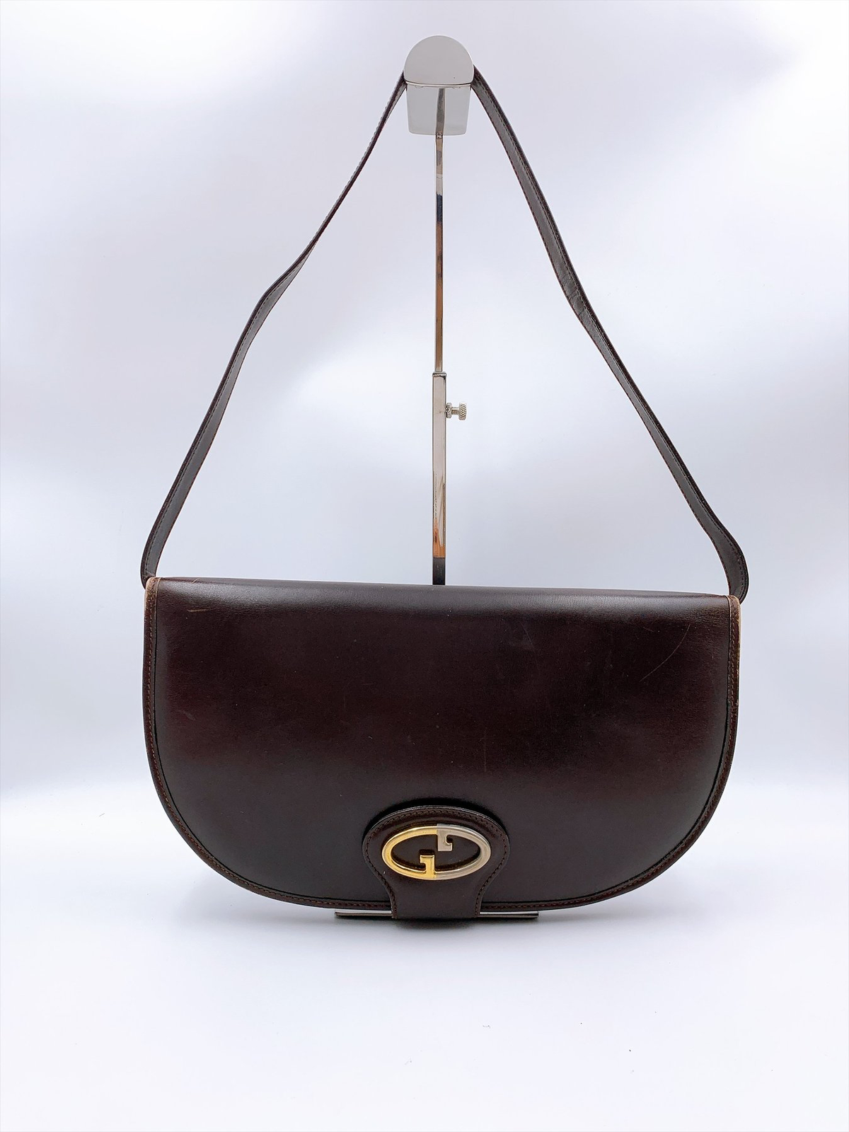 Gucci Vintage Brown Leather Shoulder Bag with Interlocking G Clasp