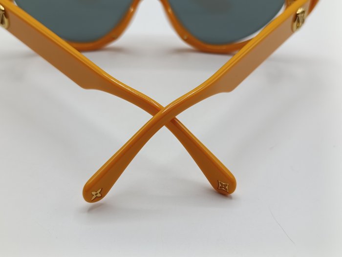 Louis Vuitton Sunglasses – Orange Resin . Gold-Tone hardware