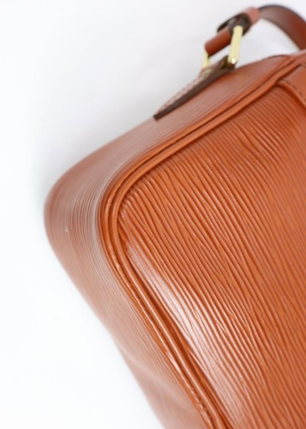 LV Trocadero 27 bag, additional angle view 1