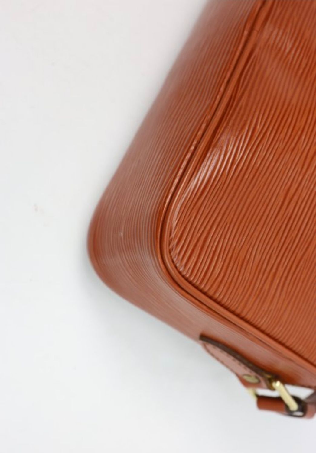 LV Trocadero 27 bag, side profile