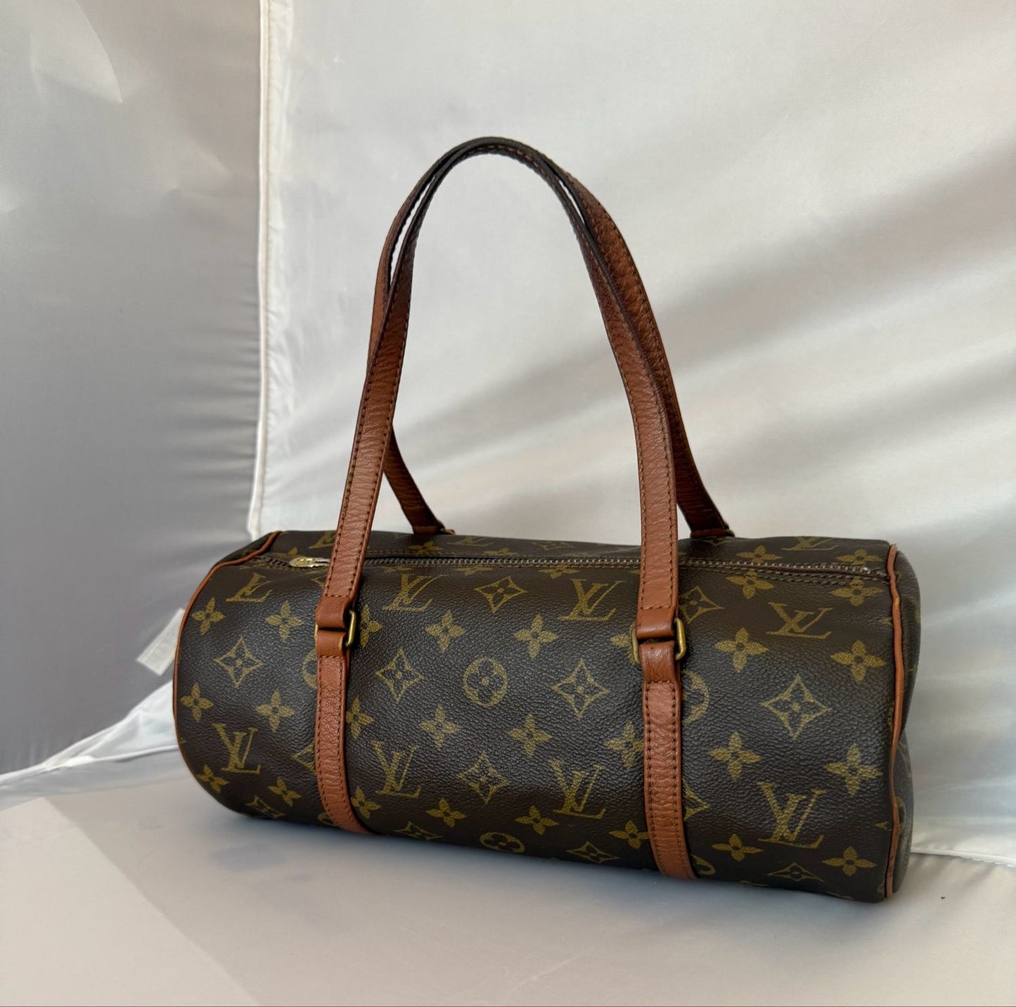 Louis Vuitton Papillon 26 monogram canvas barrel bag, brown, front view, Dasegna