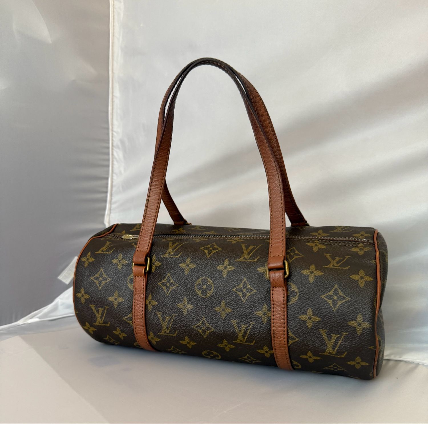 Louis Vuitton Papillon 26 monogram canvas barrel bag, brown, front view, Dasegna