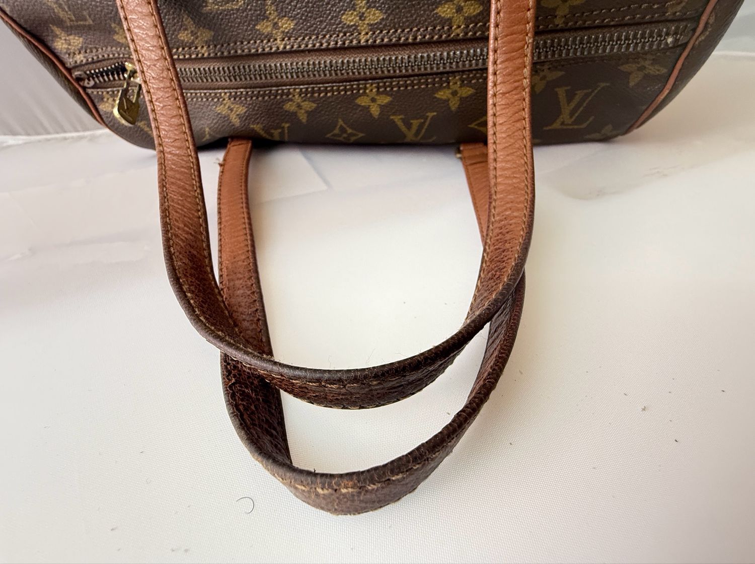 LV Papillon 26, condition close-up view 1