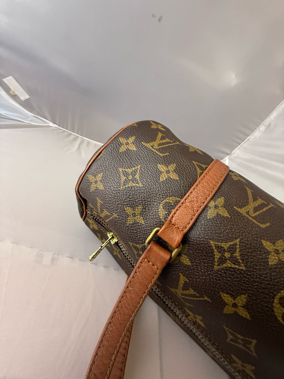 LV Papillon 26, corner detail