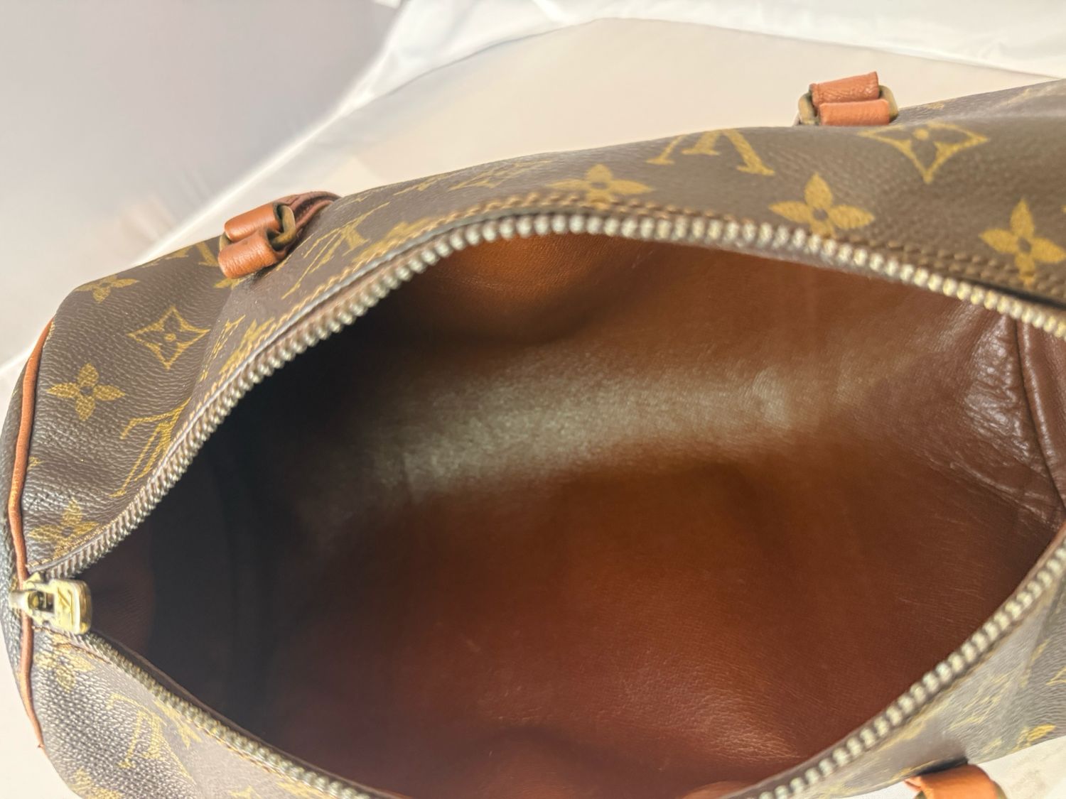 LV Papillon 26, overall condition view