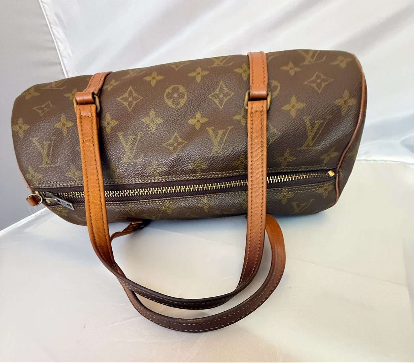 LV Papillon 30 vintage, condition close-up view 2