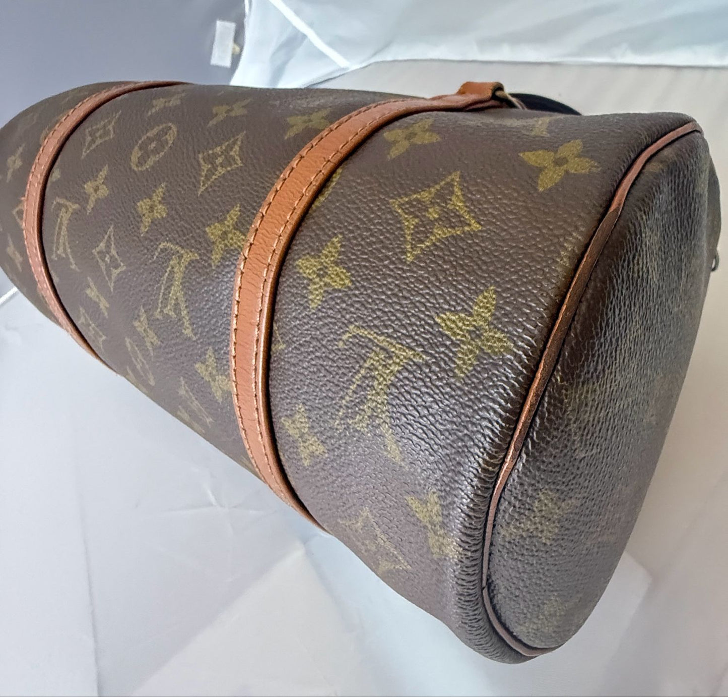 LV Papillon 30 vintage, condition close-up view 3