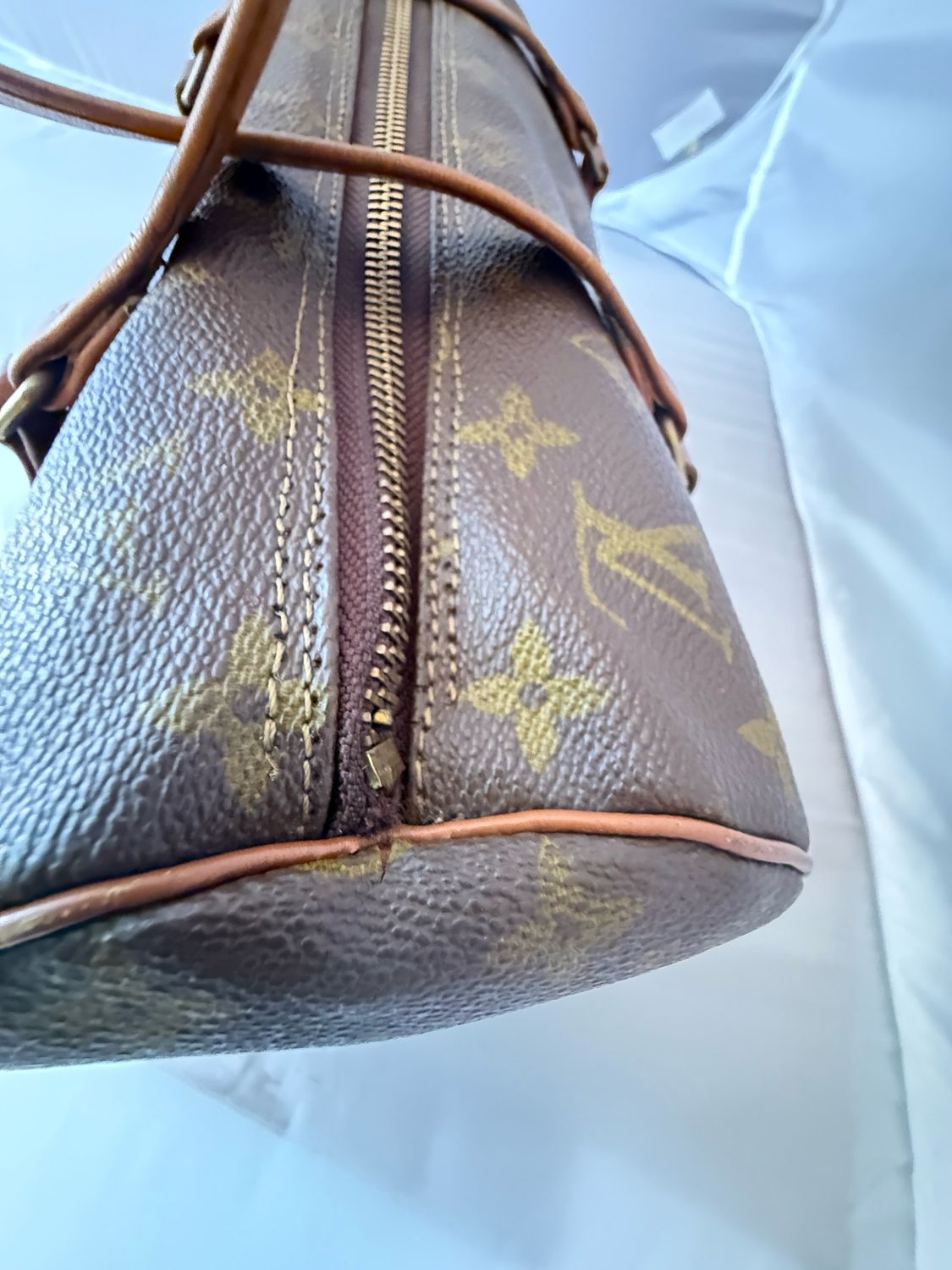 LV Papillon 30 vintage, condition close-up view 1