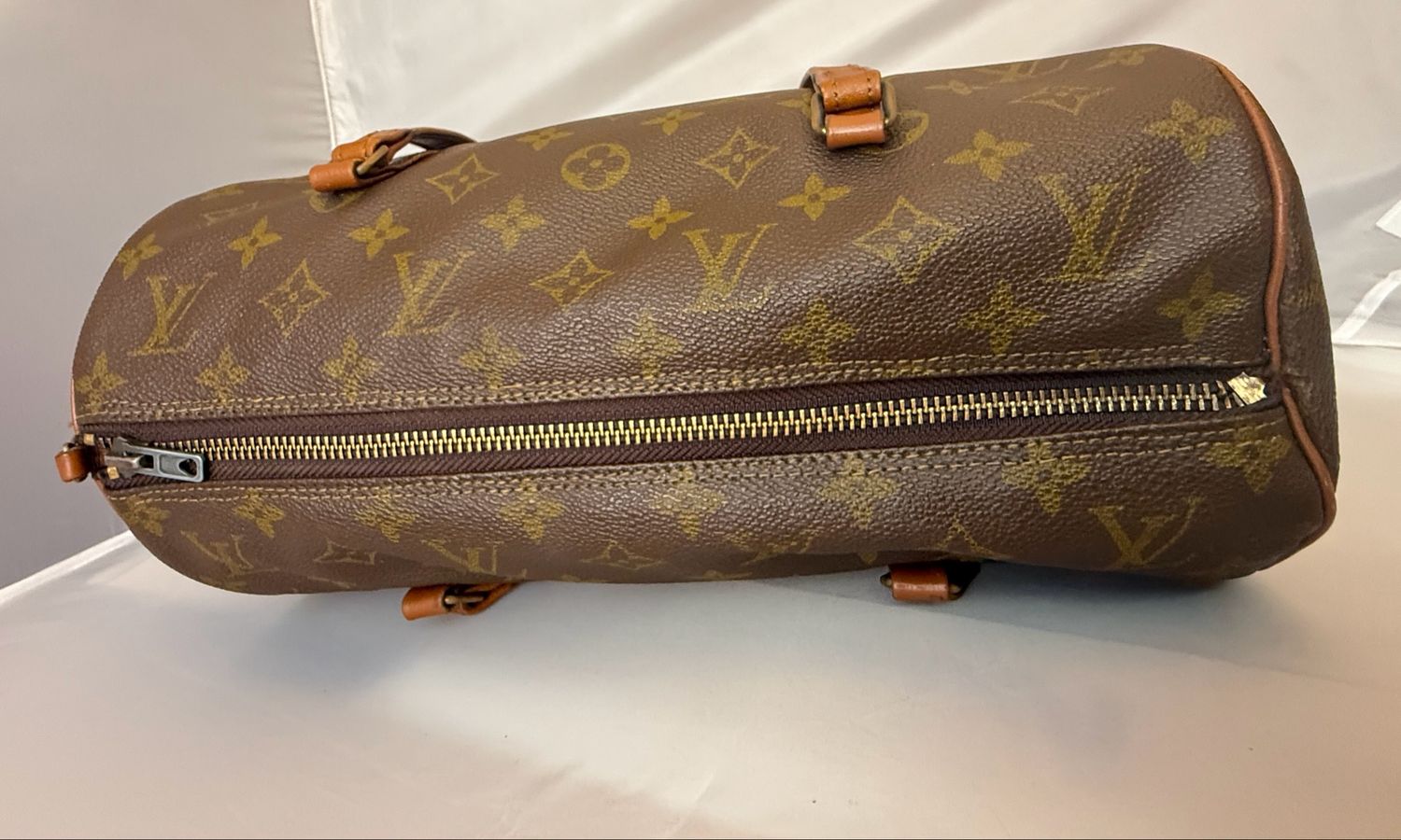LV Papillon 30 vintage, side profile