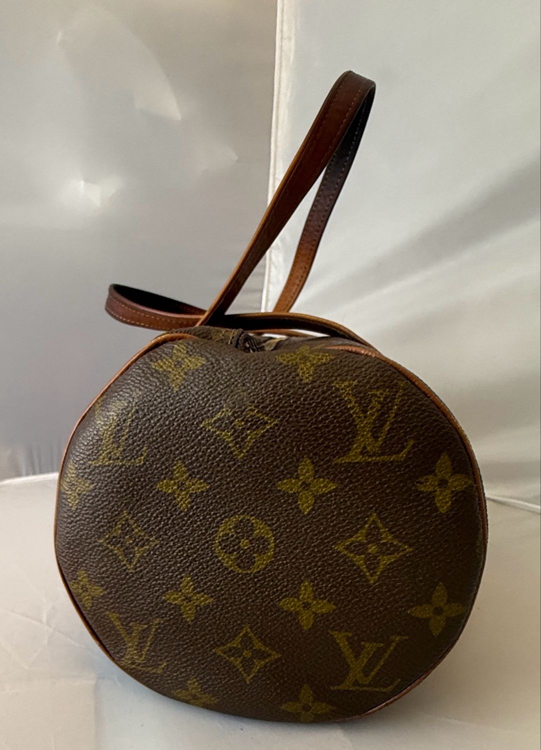 LV Papillon 30 vintage, corner detail