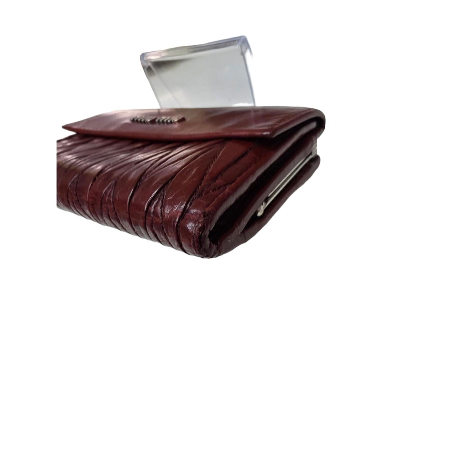 https://d2j6dbq0eux0bg.cloudfront.net/images/80136502/products/786129828/5589100432.jpg