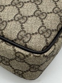 Gucci GG Supreme Front-Zip Crossbody Bag – Beige & Brown