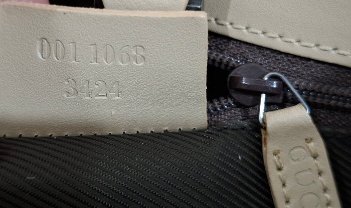 Sac à bandoulière Jackie de Gucci, couleur crème