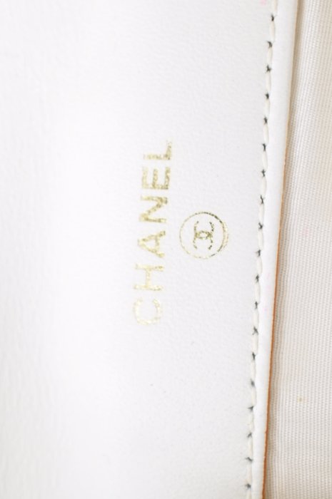 Chanel White Caviar Leather Bi-Fold Wallet