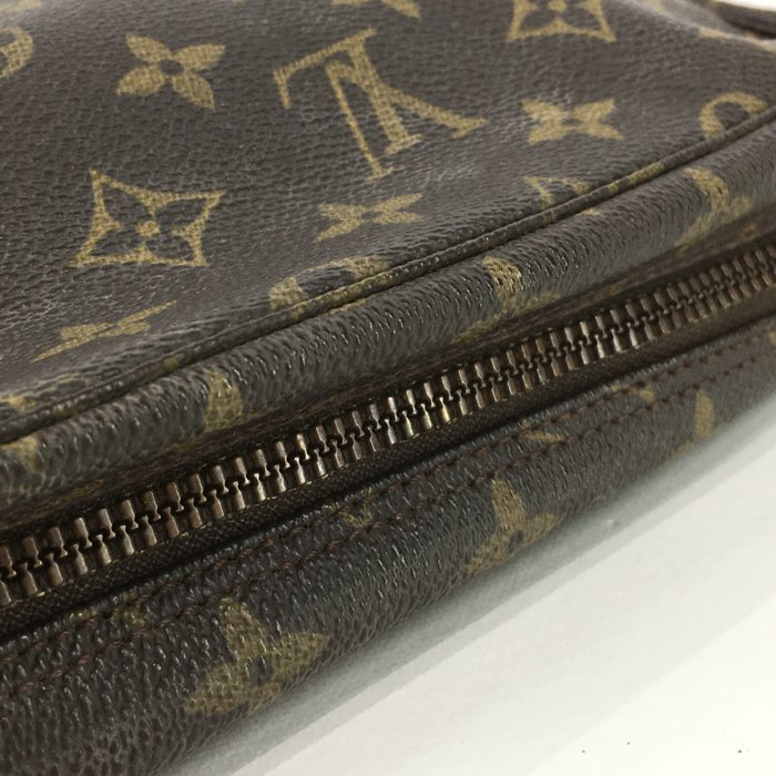 Louis Vuitton Monogram Trousse Toilette 23 – Vintage Cosmetic Pouch