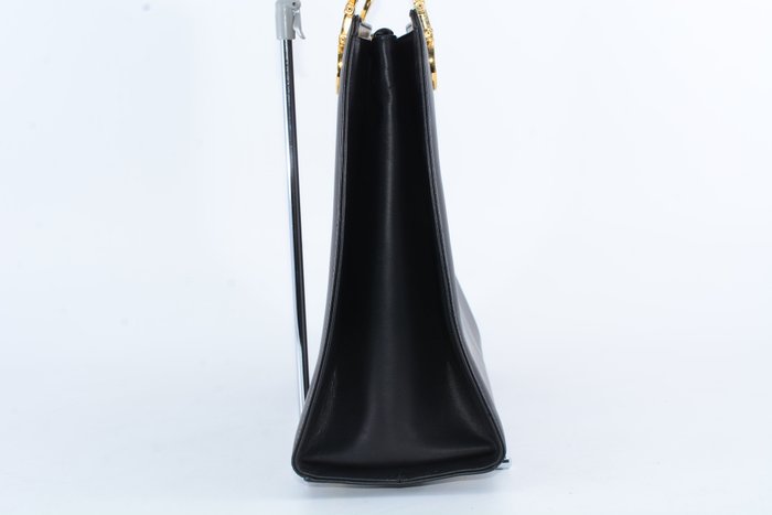 Salvatore Ferragamo Black Leather Shoulder Bag – Calf Leather