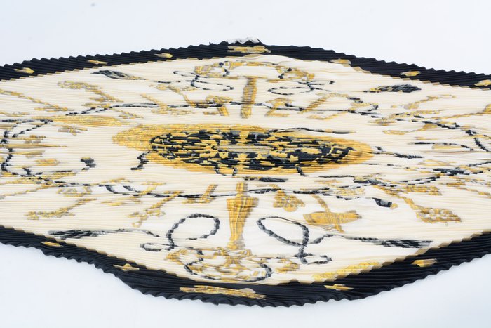 Hermès Les Clés Plissé Silk Scarf – 125 × 125 cm