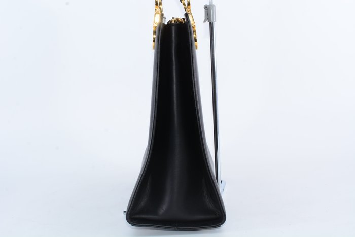 Salvatore Ferragamo Black Leather Shoulder Bag – Calf Leather