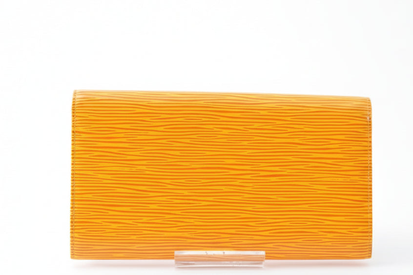 Portefeuille long en cuir Épi Louis Vuitton