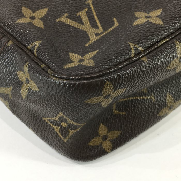 Louis Vuitton Monogram Trousse Toilette 23 – Vintage Cosmetic Pouch