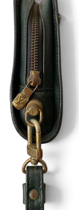 Louis Vuitton Baikal Taiga Vintage Clutch Bag – Green