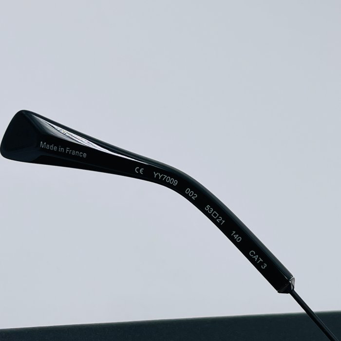 Yohji Yamamoto YY7009 Designer Sunglasses – Black, Unisex