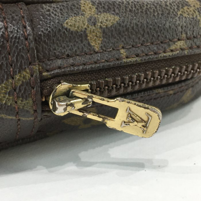 Louis Vuitton Monogram Trousse Toilette 23 – Vintage Cosmetic Pouch