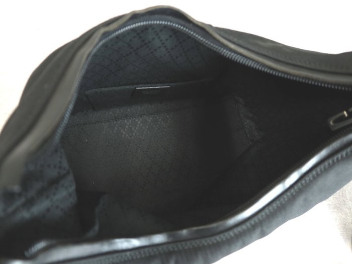 Gucci Black Nylon and Leather Shoulder Bag