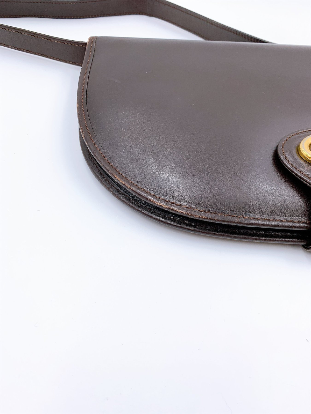 Gucci Vintage Brown Leather Shoulder Bag with Interlocking G Clasp