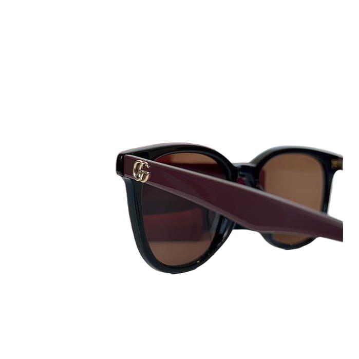Gucci multicolour sunglasses with sleek frame and logo detail, excellent condition.