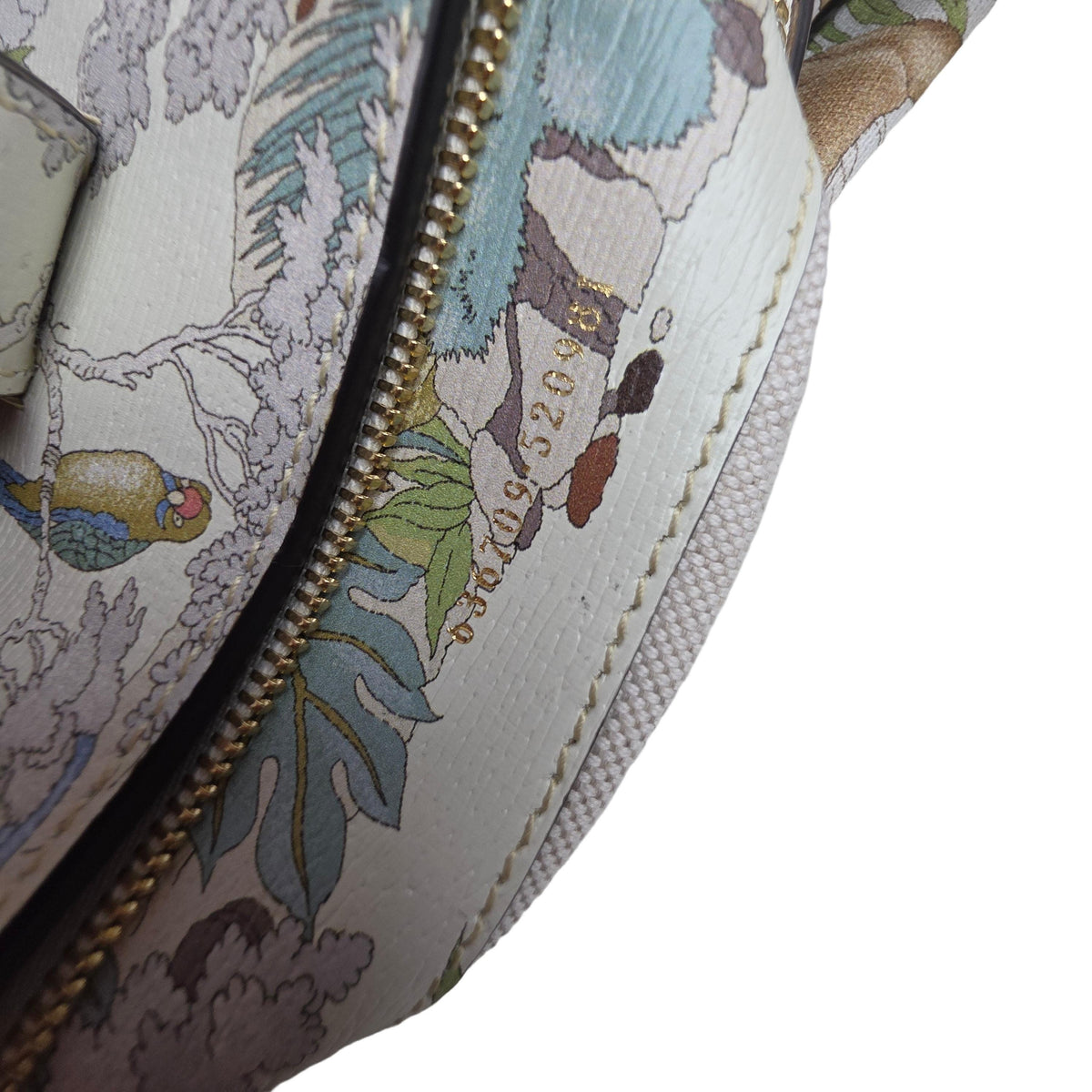 Gucci Tiger shoulder bag multicolour leather with gold hardware and bold tiger motif.
