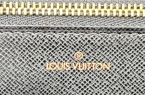 Louis Vuitton Serie Dragonne Clutch Black