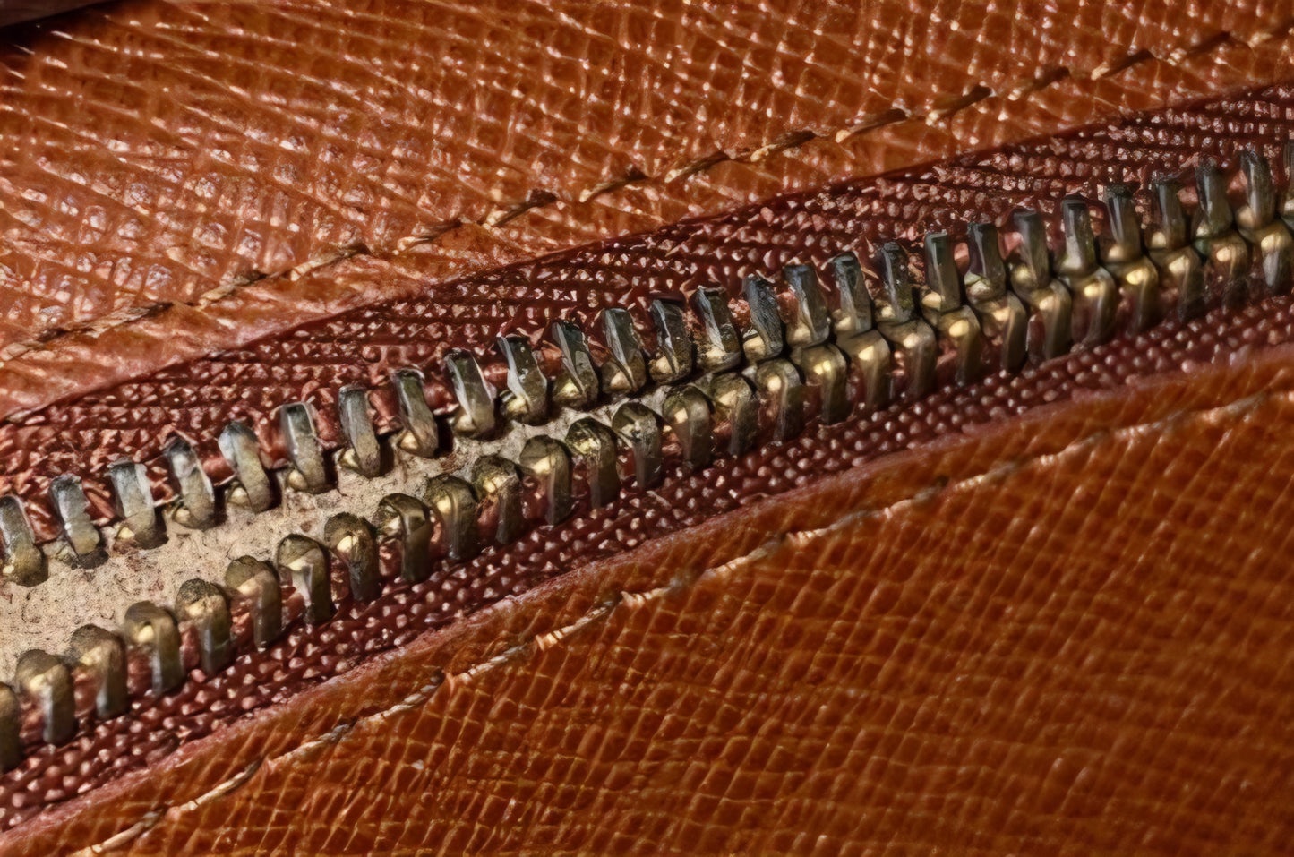 Louis Vuitton Epi  Clutch Vintage 2 Way CrossbodyPouch