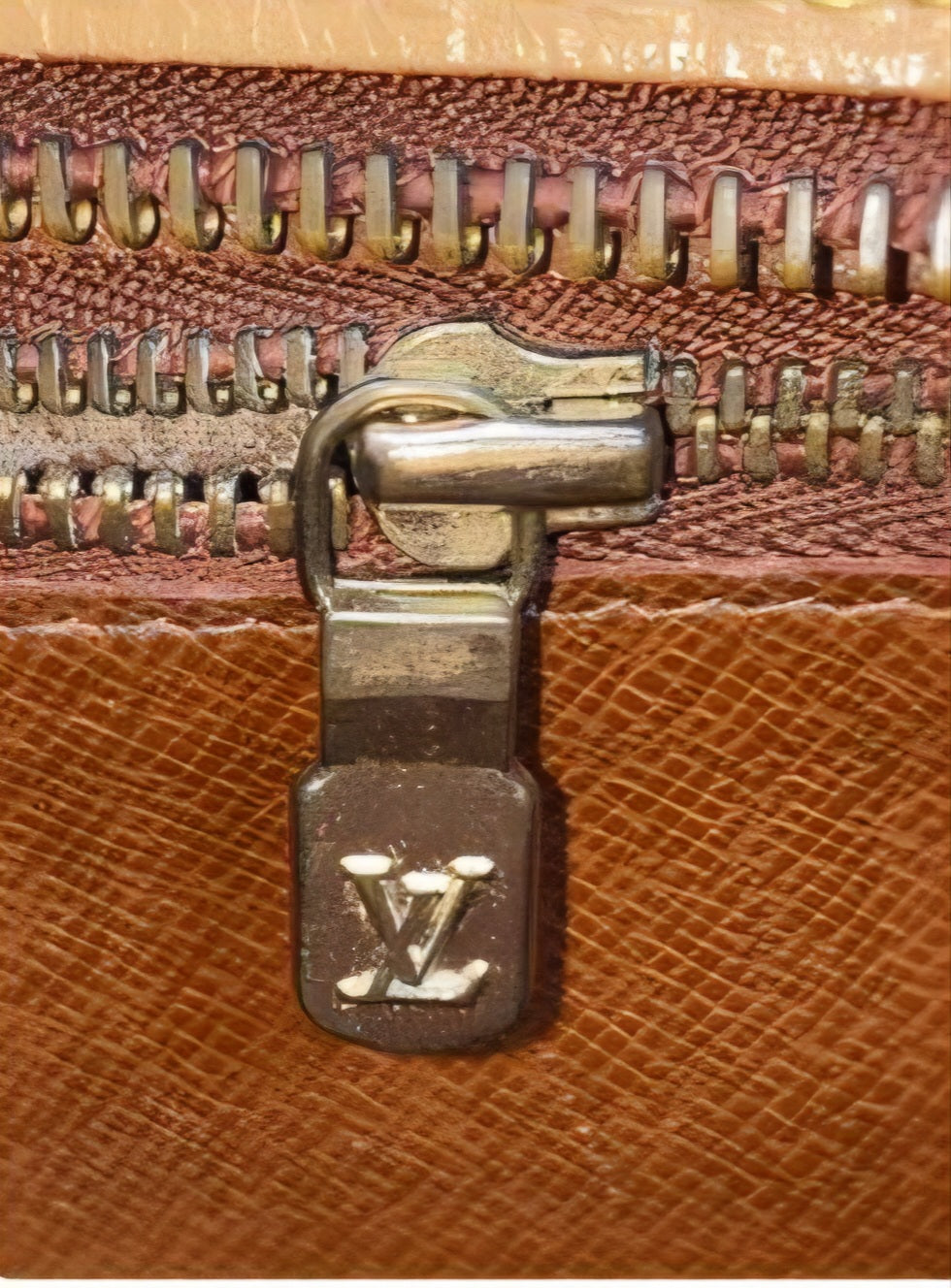 Louis Vuitton Epi  Clutch Vintage 2 Way CrossbodyPouch