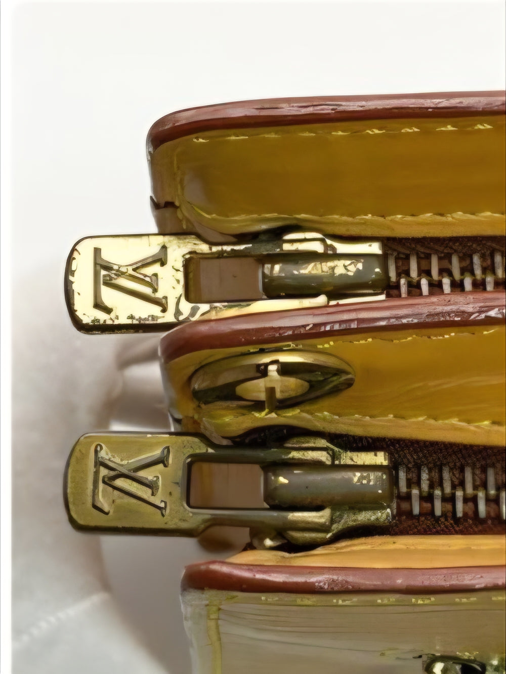 Louis Vuitton Epi  Clutch Vintage 2 Way CrossbodyPouch