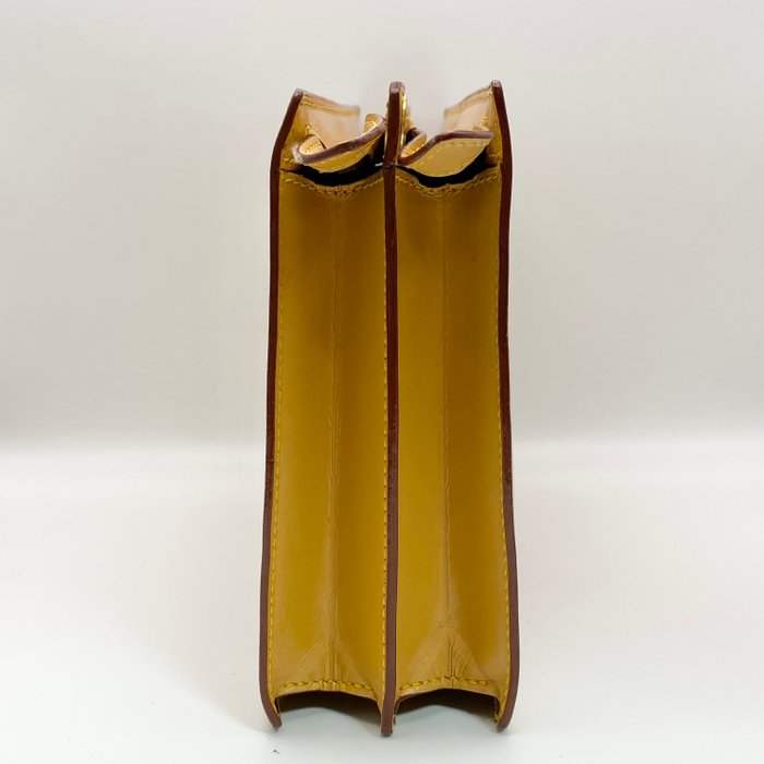 Louis Vuitton Epi  Clutch Vintage 2 Way CrossbodyPouch