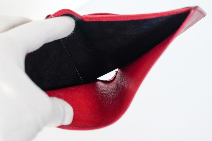 Portefeuille à deux volets en cuir Épi Louis Vuitton