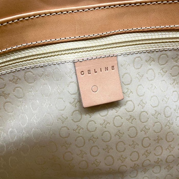 Sac bandoulière en cuir suédé Macadam de Céline