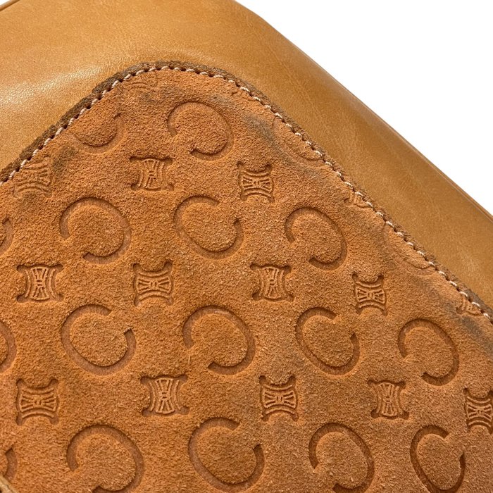 Sac bandoulière en cuir suédé Macadam de Céline