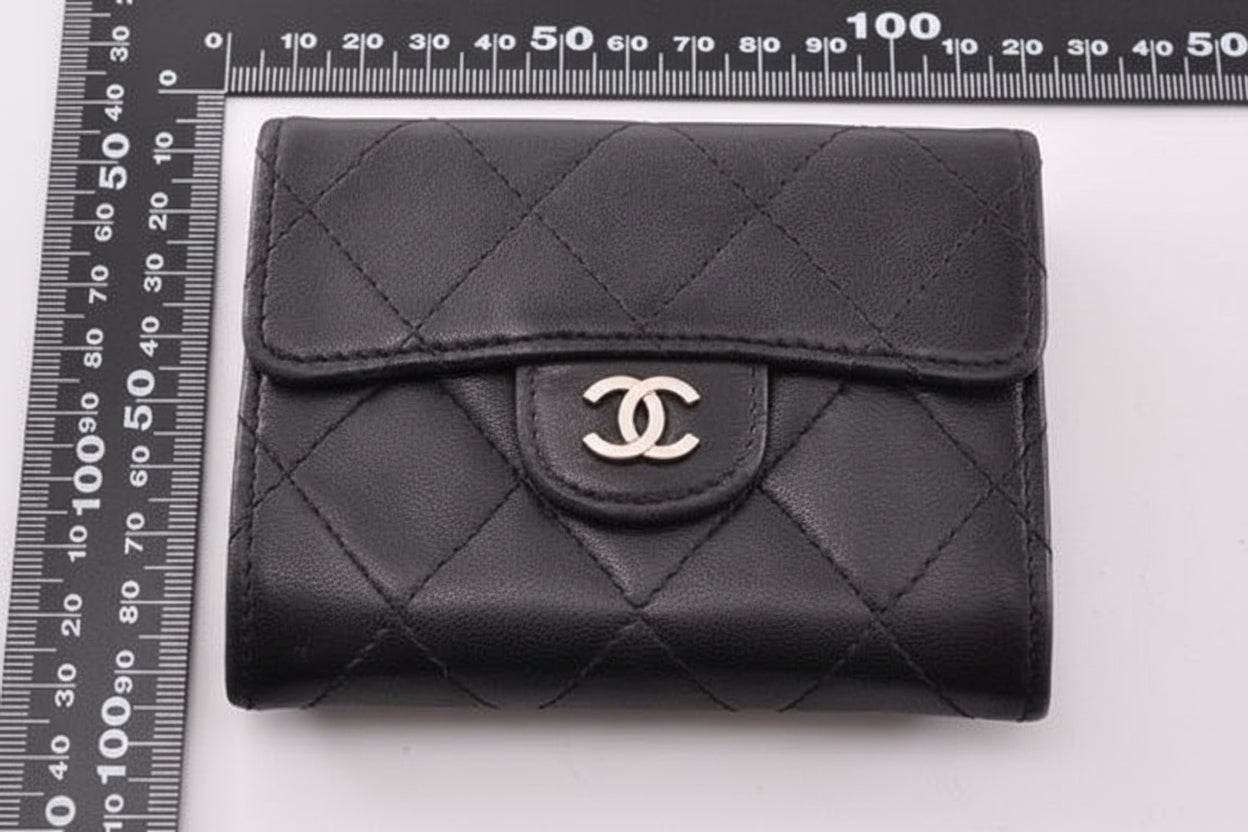Chanel Leather Compact Bi Fold classic Wallet