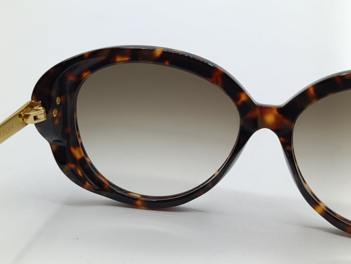 Louis Vuitton Z0596W Lunettes de soleil œil-de-chat écaille de tortue de créateur